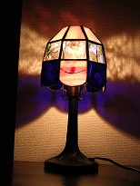 卓上ランプ、夜の一花.jpg
