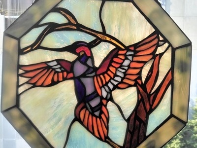 2020.10.4．　ステンドグラスの吊り飾り（鳥）　　：制作　高橋典子　さん