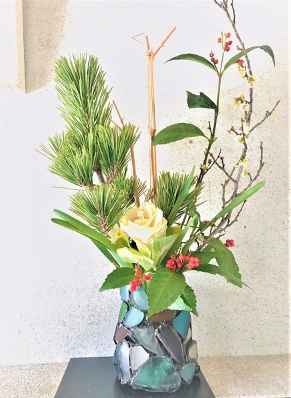 2022.1.7．　シーグラスを使った花瓶　　：制作　小澤麻里子　さんのサムネイル