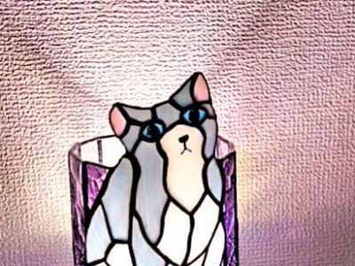2022.4.18．　紫の愛猫ランプ　　：制作　五十嵐房代　さん