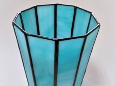 2022.4.2．　ステンドグラスの鉢カバー　　：制作　晴山舞子　さん
