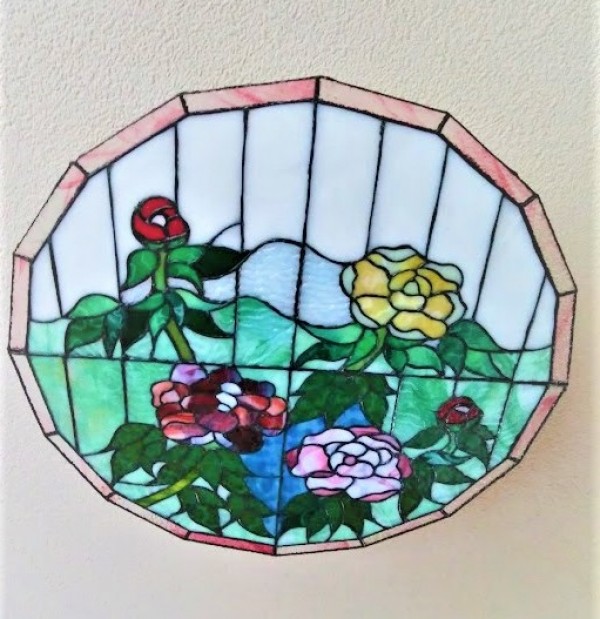 ２０２２．5.14．　天井のステンドグラス　　：制作　今村寿彦　さんのサムネイル
