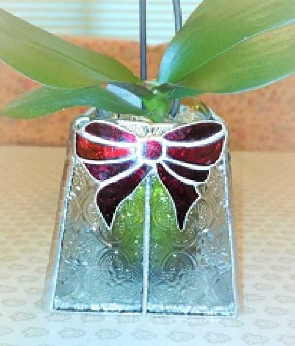 2023.6.12．　ステンドグラスの花瓶飾り　　：制作　三井美智子　さんのサムネイル